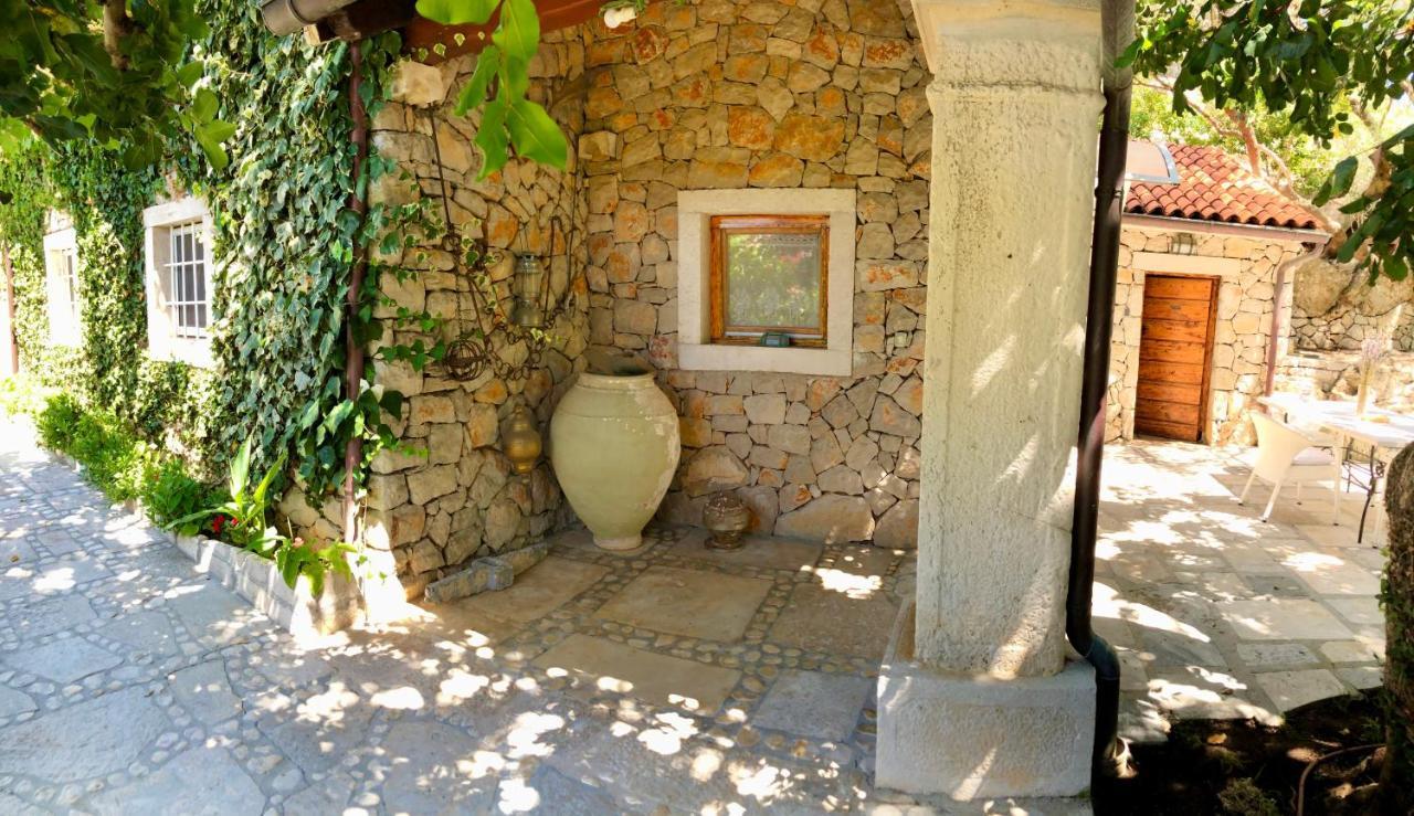 Вілла Stone House Retreat Малий Лошинь Екстер'єр фото